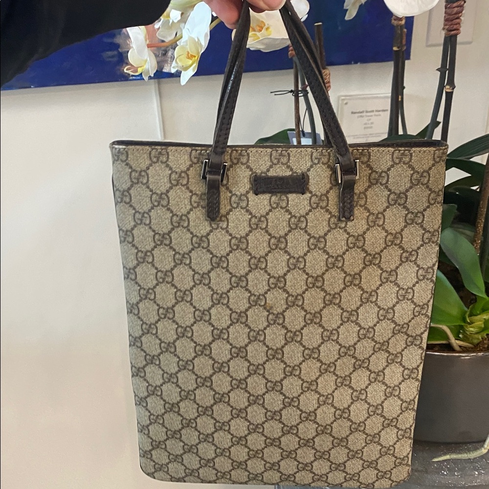 🤎😎Gucci Brown GG Monogram Messenger Tote with Dark Brown Leather Handles😎🤎 - Picture 8 of 16